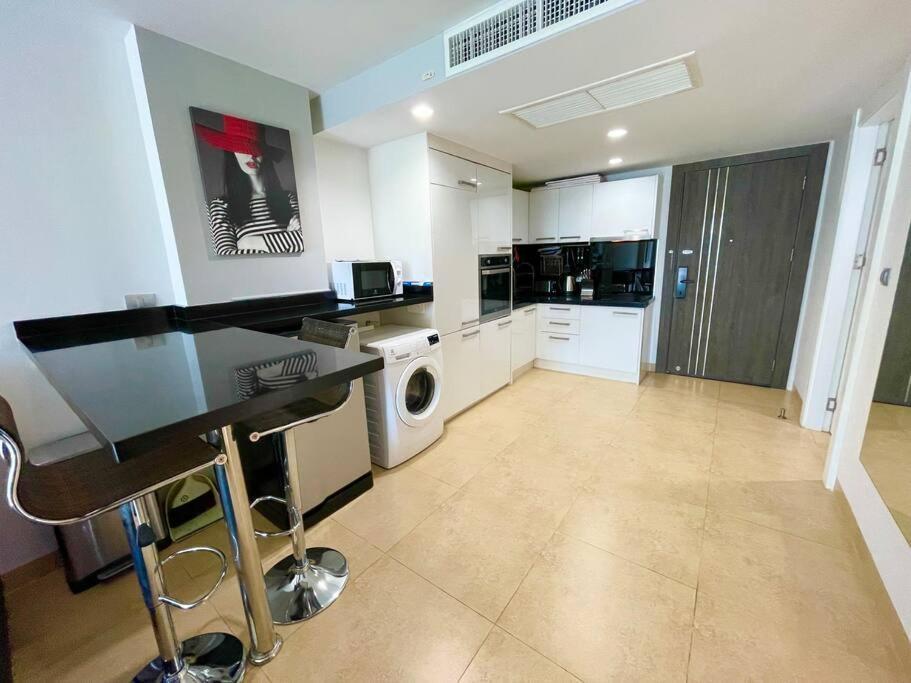 60Sqm Luxury 1 Bed - Pattaya City Centre - Centara Avenue Residences - 704 Buitenkant foto