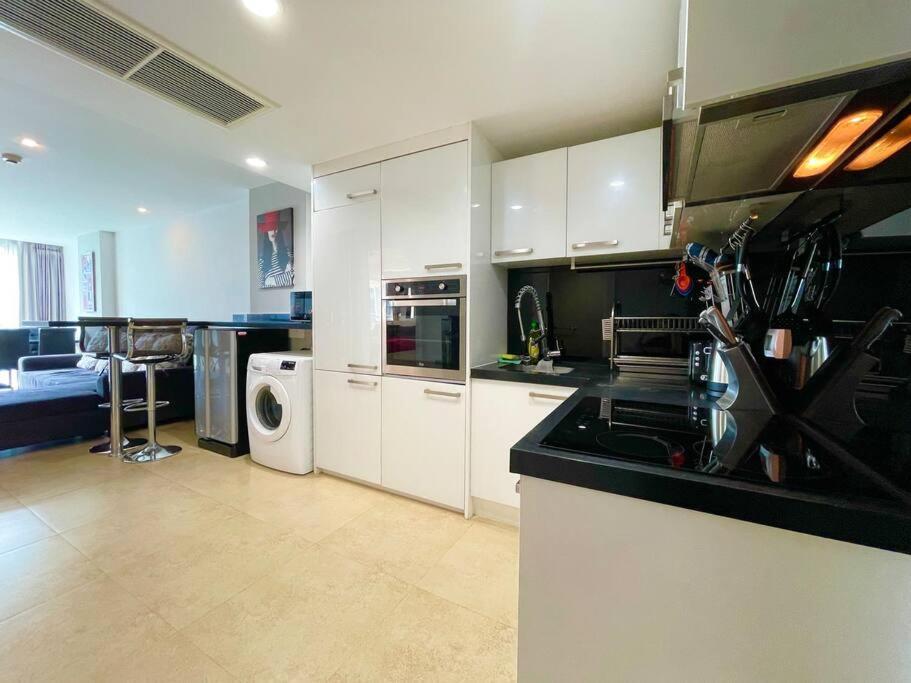 60Sqm Luxury 1 Bed - Pattaya City Centre - Centara Avenue Residences - 704 Buitenkant foto