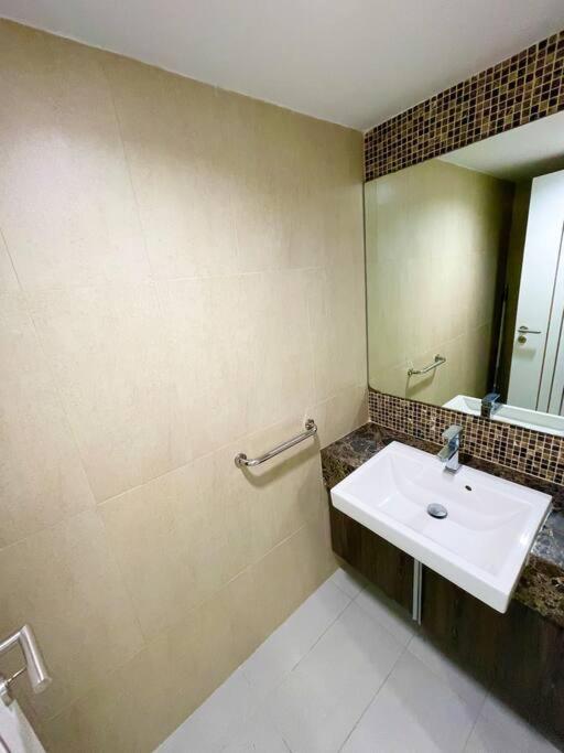 60Sqm Luxury 1 Bed - Pattaya City Centre - Centara Avenue Residences - 704 Buitenkant foto